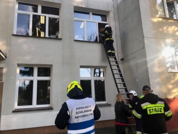 Pożar w szkole podstawowej w Świeminie - ćwiczenia